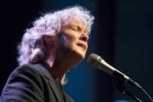 La voz “flamenca y versátil” de Mayte Martín sonará en julio en Rodalquilar.