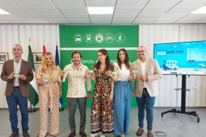 Presentación de la línea de autobús a las playas de Níjar.