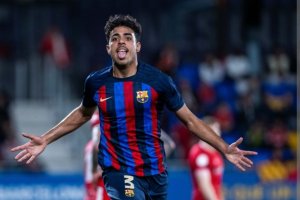 Un central con un gran futuro en el mundo del fútbol.