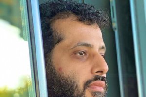 Turki mirando al futuro y toda Almería mirando a Turki.