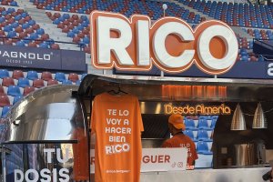 El Food Truck de Rico Burguer durante The Champions Burger 2023