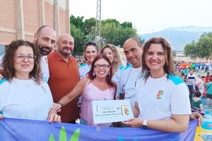 La donación de las inscripciones, para la Asociación de Autismo ASTEA.