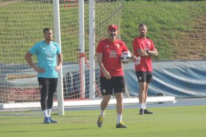Vicente Moreno está satisfecho con el trabajo que está realizando el club.