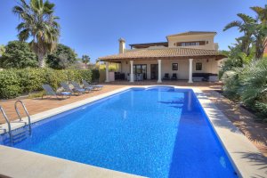 Alquiler de villas de lujo en el Desert Springs Resort.