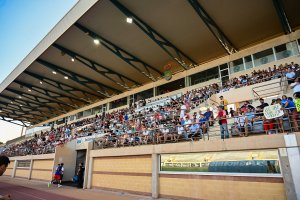 Casi 3.000 personas se dieron cita en el feudo celeste para vivir el Poli El Ejido-Almería.