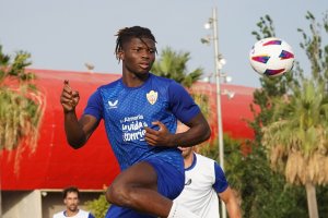 El Bilal Touré se mantiene ajeno a lo que ocurre el mercado internacional.