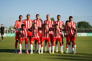 El tercer once de la pretemporada, que no se sintió cómodo frente al Málaga.