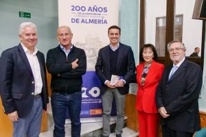 Mesa redonda del bicentenario de la provincia.