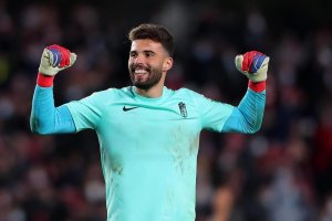 Luis Maximiano podría volver a la Primera División gracias al Almería, pero no es fácil.