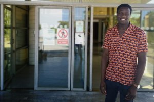 El doctor Ousmane Berthe en la Facultad de Ciencias de la Salud de la UAL.