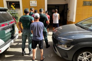 La Guardia Civil ha detenido a seis personas.