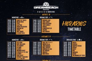 Cartel con los horarios de Dreambeach.