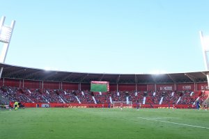 El Mediterráneo parece otro sin las gradas supletorias.