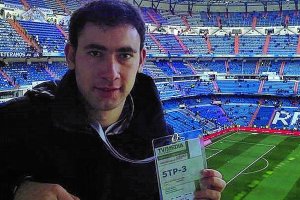 Javier Muñoz es el autor del libro sobre la historia del Real Madrid que acaba de publicar en el sello Círculo Rojo.