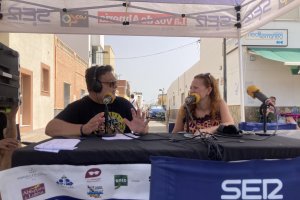 Alfredo Casas con una de las invitadas, Cristina Sánchez.