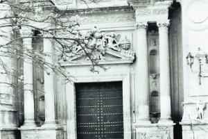 Dos conocidos guardas jardines en los años 70, de los que vigilaban las zonas verdes de la ciudad.