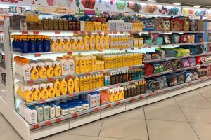 Los farmacéuticos aconsejan el uso del protector solar en la feria.