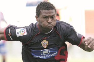 Uche le hizo tres goles al Real Madrid en el Bernabéu.