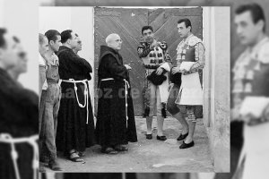 El Padre José Berná de los Franciscanos en la Plaza de Toros en 1963.