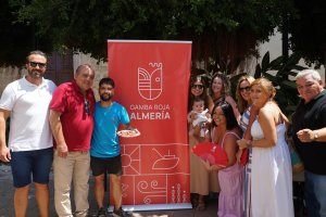 La campaña de promoción llegó ayer al kiosco La Marimorena de la plaza Virgen del Mar