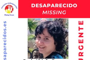 Cartel con la imagen de la joven desaparecida.