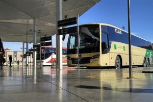 Imagen de archivo de un autobús en la Estación Intermodal de Almería.