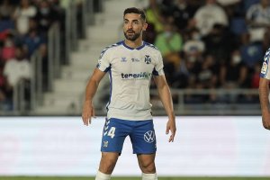José León es el líder de la defensa del Tenerife en Segunda División.