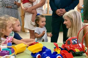 La consejera de Educación, Patricia del Pozo, en una escuela infantil.
