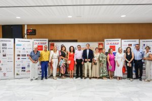 Autoridades y patrocinadores del festival.