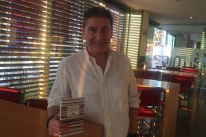 José Andújar, en una entrevista realizada por La Voz con motivo de la presentación de una de sus antologías.