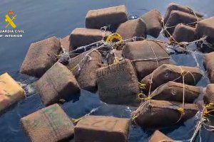 La Guardia Civil interviene más de una tonelada de hachís en agosto