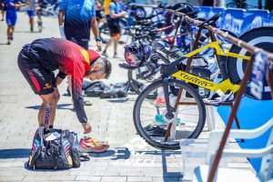 El triatleta almeriense ha estado concentrado en Murcia y ya pone rumbo a Pontevedra.