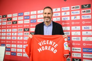 Vicente Moreno ya nota el vuelo de los grajos por su banquillo.