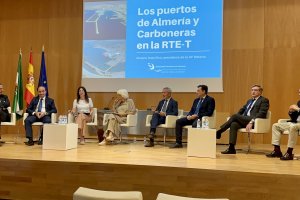 Acto con los presidentes de los puertos andaluces en Granada.