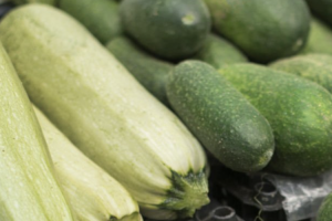 El pepino y el calabacín han bajado en todas las pizarras 