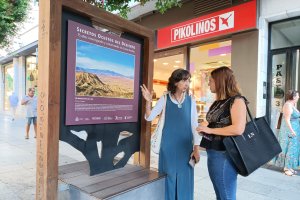Recorrido por la exposición colocada en el Paseo de Almería
