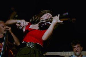 Mónica Montero en su debut en el Festival Guajira en Almería.
