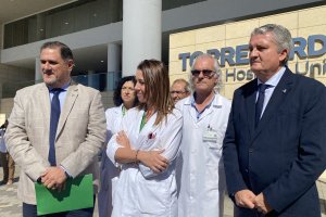 El delegado de Salud, Juan de la Cruz Belmonte, a la derecha.
