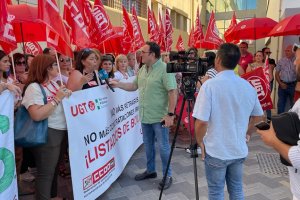 Los concentrados este miércoles a las puertas del Hospital Materno Infantil.