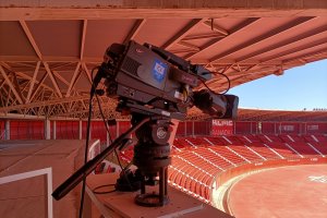 Un viernes de fútbol en San Mamés con Athletic Club y Almería frente a frente.