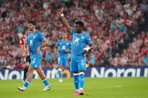 Un equipo totalmente perdido en San Mamés y que solo lanzó una vez entre palos.