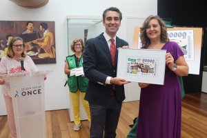 El concejal de Turismo, Comunicaciones y Promoción de la Ciudad, Joaquín Pérez de la Blanca, y María Jesús Segovia, directora de la ONCE en Almería.