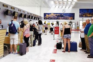 Imagen de archivo del aeropuerto de Almería.