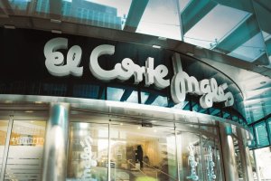 Entrada de El Corte Inglés.