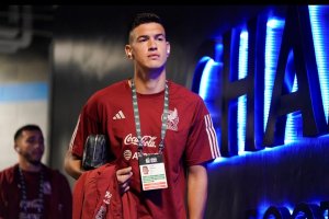 César Montes vuelve a competir a gran nivel con México.