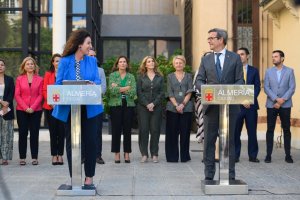 María del Mar Vázquez, alcaldesa de Almería y Jorge Paradela, consejero de Industria