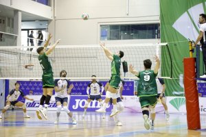Unicaja hace pleno de puntos en la Superliga.