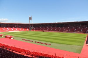 Poco más de una semana para que vuelva el fútbol al Estadio con el nuevo césped.