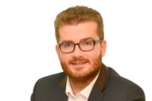 Manuel Zamora, de 38 años, deja su escaño de concejal en Mojácar.