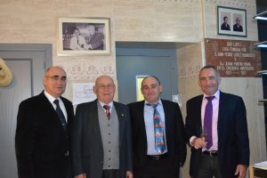 Antonio López, segundo por la izquierda.